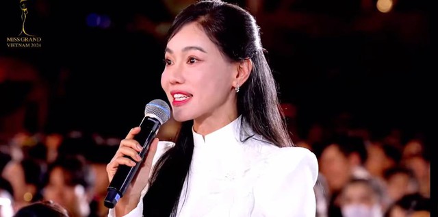 Toàn cảnh Chung kết Miss Grand Vietnam 2024: Âm nhạc và camera kém chuyên nghiệp, loạt chi tiết khó hiểu từ ứng xử đến kết quả!- Ảnh 21.