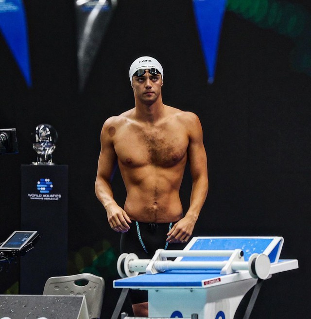 Olympic athlete caught sleeping in the park turns out to be the world's most attractive swimmer, with a face like a movie star and a body that everyone admires - Photo 8.