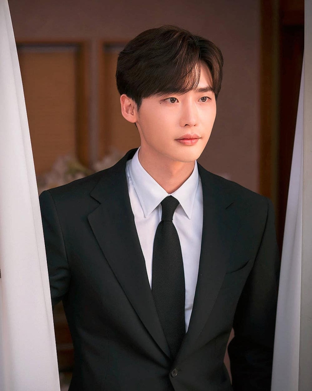 Lee Jong Suk bị tố cáo nghiêm trọng đến mức “ông lớn” cấm cửa- Ảnh 4.