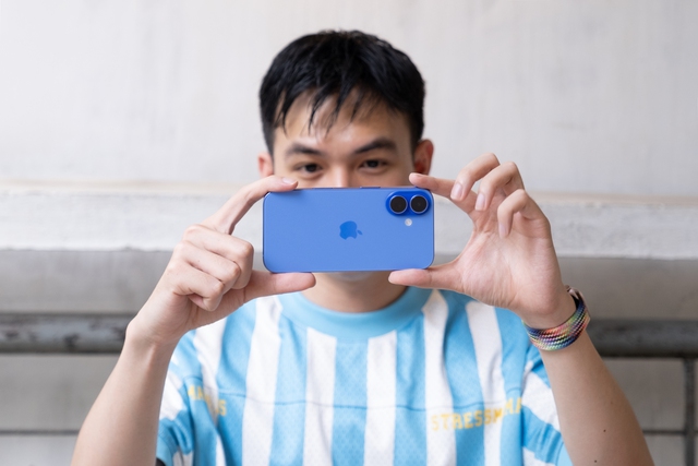 Trên tay iPhone 16 màu Xanh Lưu Ly chính hãng trước giờ mở bán: Đẹp, dễ nhận biết iPhone mới!- Ảnh 6.