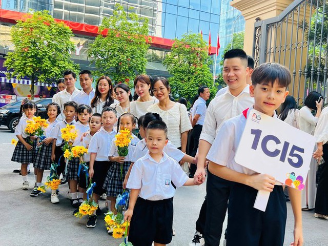 Sáng nay, hơn 23 triệu học sinh khai giảng năm học mới- Ảnh 1.