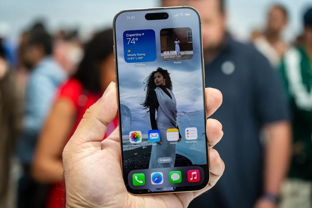 Ảnh thực tế iPhone 16 Pro Max vừa ra mắt- Ảnh 2. Ảnh thực tế iPhone 16 Pro Max vừa ra mắt- Ảnh 2.