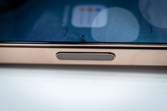 Ảnh thực tế iPhone 16 Pro Max vừa ra mắt- Ảnh 6. Ảnh thực tế iPhone 16 Pro Max vừa ra mắt- Ảnh 6.