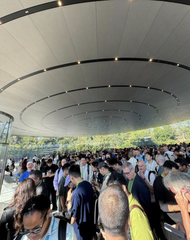 Sự kiện Apple: iPhone 16 Pro có màu Titan Sa mạc mới tuyệt đẹp, Apple Watch nhiều nâng cấp!- Ảnh 36.