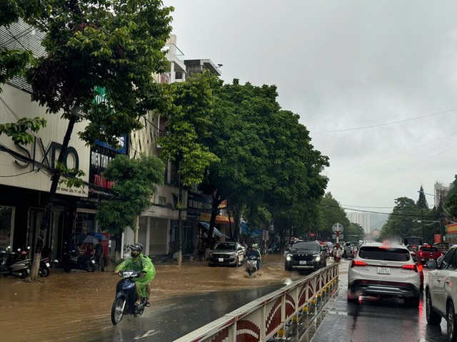 Cập nhật lũ lụt kinh hoàng miền Bắc: 98 người chết và mất tích; Cảnh báo lũ đặc biệt lớn trên sông Thao- Ảnh 29.