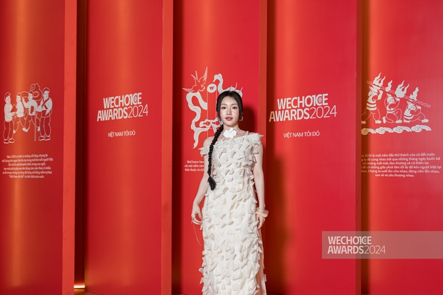 Siêu thảm đỏ đại hội áo dài hot nhất WeChoice Awards 2024: Nhã Phương - Trường Giang tình tứ, Trấn Thành hội ngộ dàn sao, dàn hậu đọ sắc nét căng!- Ảnh 26.