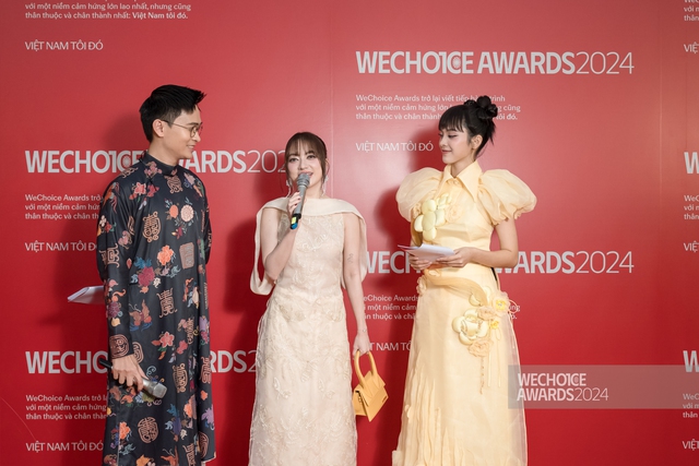 Siêu thảm đỏ gala WeChoice Awards 2024: Nhã Phương - Trường Giang tình tứ, Trấn Thành hội ngộ dàn sao, "vũ trụ visual" cực khủng!- Ảnh 4.