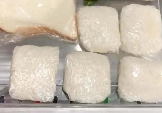 Ăn cơm nguội theo kiểu “lạ đời” suốt 1 tháng, một thứ của cô gái thay đổi- Ảnh 3. Ăn cơm nguội theo kiểu “lạ đời” suốt 1 tháng, một thứ của cô gái thay đổi- Ảnh 3.