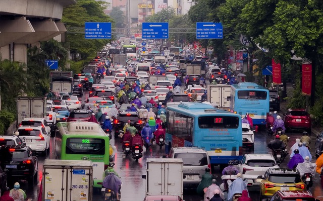 Cảnh tượng ở Hà Nội sáng 14/10- Ảnh 7.