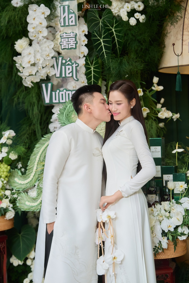 Đ&aacute;m cưới Hoa hậu Đỗ H&agrave; v&agrave; thiếu gia v&agrave;o s&aacute;ng nay: Ch&uacute; rể ch&iacute;nh thức lộ diện, c&ocirc; d&acirc;u kh&oacute;c nức nở!- Ảnh 7.