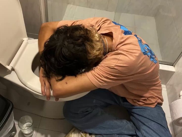 3 bất thường sau khi uống bia rượu cho thấy gan, thận, dạ dày đã rơi vào "BẪY UNG THƯ"- Ảnh 2.