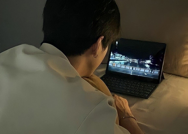 Chàng trai 25 tuổi suy tim suýt mất mạng vì một sở thích ban đêm cực quen với người trẻ tuổi- Ảnh 2.