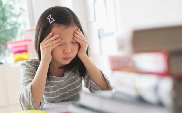 Áp lực học hành, 38.000 trẻ tiểu học phải uống thuốc trầm cảm- Ảnh 1.