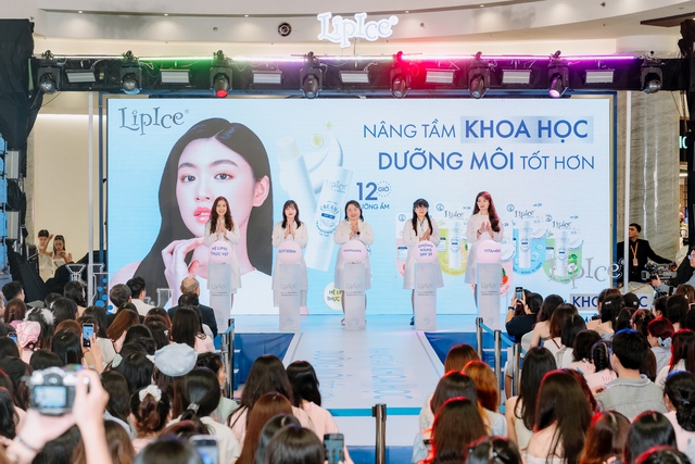 Quang H&ugrave;ng MasterD, Lọ Lem & Mai Ch&iacute; C&ocirc;ng khiến Gen Z b&ugrave;ng nổ trong sự kiện &ldquo;LipIce - N&acirc;ng tầm khoa học, dưỡng m&ocirc;i tốt hơn&rdquo;- Ảnh 1.
