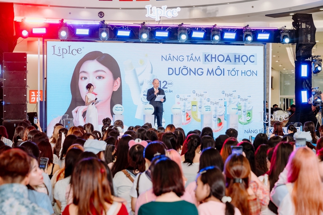 Quang H&ugrave;ng MasterD, Lọ Lem & Mai Ch&iacute; C&ocirc;ng khiến Gen Z b&ugrave;ng nổ trong sự kiện &ldquo;LipIce - N&acirc;ng tầm khoa học, dưỡng m&ocirc;i tốt hơn&rdquo;- Ảnh 7.
