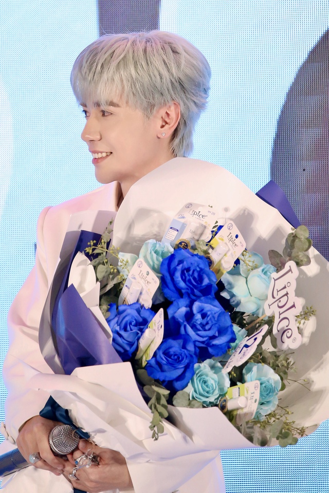 Quang H&ugrave;ng MasterD, Lọ Lem & Mai Ch&iacute; C&ocirc;ng khiến Gen Z b&ugrave;ng nổ trong sự kiện &ldquo;LipIce - N&acirc;ng tầm khoa học, dưỡng m&ocirc;i tốt hơn&rdquo;- Ảnh 11.