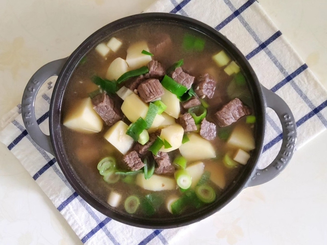 4 loại canh "dưỡng sinh" tuyệt vời mùa đông: Dễ nấu nhưng bổ phổi, ấm bụng, đẹp da còn tăng cường miễn dịch- Ảnh 2.