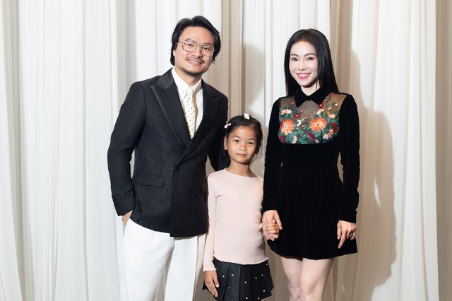 Nửa showbiz đến chúc phúc Chế Nguyễn Quỳnh Châu: Hoà Minzy nổi bần bật trong váy xuyên thấu, Ngô Kiến Huy - Khổng Tú Quỳnh đụng mặt- Ảnh 26. Nửa showbiz đến chúc phúc Chế Nguyễn Quỳnh Châu: Hoà Minzy nổi bần bật trong váy xuyên thấu, Ngô Kiến Huy - Khổng Tú Quỳnh đụng mặt- Ảnh 26.