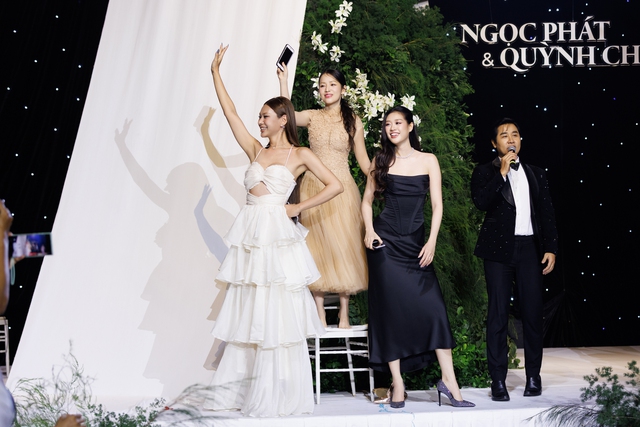Đám cưới Quỳnh Châu và thiếu gia: Cô dâu khóc nức nở, dàn nghệ sĩ "quẩy" tưng bừng!- Ảnh 9. Đám cưới Quỳnh Châu và thiếu gia: Cô dâu khóc nức nở, dàn nghệ sĩ "quẩy" tưng bừng!- Ảnh 9.
