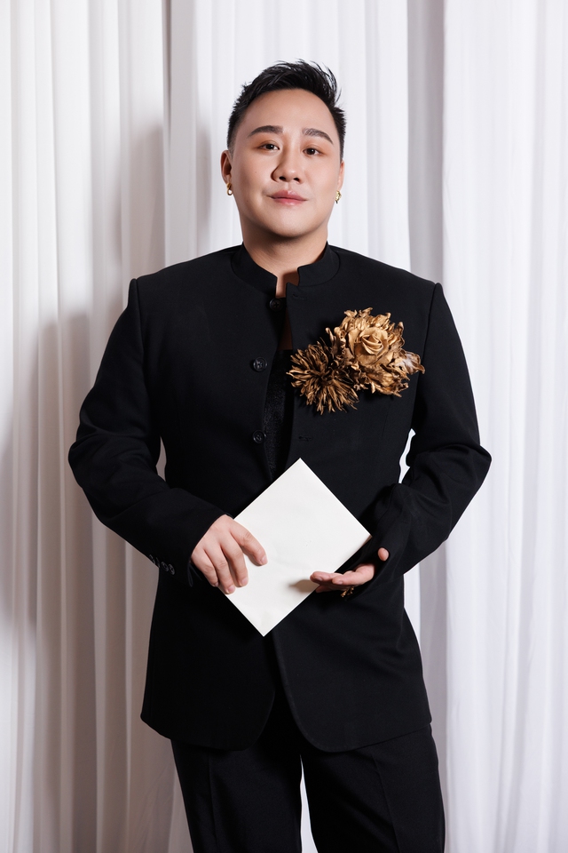 Nửa showbiz đến chúc phúc Chế Nguyễn Quỳnh Châu: Hoà Minzy nổi bần bật trong váy xuyên thấu, Ngô Kiến Huy - Khổng Tú Quỳnh đụng mặt- Ảnh 19. Nửa showbiz đến chúc phúc Chế Nguyễn Quỳnh Châu: Hoà Minzy nổi bần bật trong váy xuyên thấu, Ngô Kiến Huy - Khổng Tú Quỳnh đụng mặt- Ảnh 19.