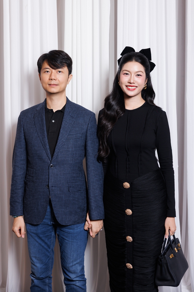 Nửa showbiz đến chúc phúc Chế Nguyễn Quỳnh Châu: Hoà Minzy nổi bần bật trong váy xuyên thấu, Ngô Kiến Huy - Khổng Tú Quỳnh đụng mặt- Ảnh 12. Nửa showbiz đến chúc phúc Chế Nguyễn Quỳnh Châu: Hoà Minzy nổi bần bật trong váy xuyên thấu, Ngô Kiến Huy - Khổng Tú Quỳnh đụng mặt- Ảnh 12.
