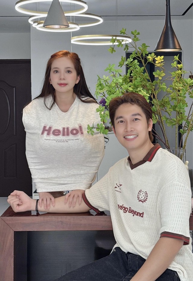 Lễ ăn hỏi Đình Tú - Ngọc Huyền: Cô dâu chú rể lộ diện quá đẹp đôi!- Ảnh 9.