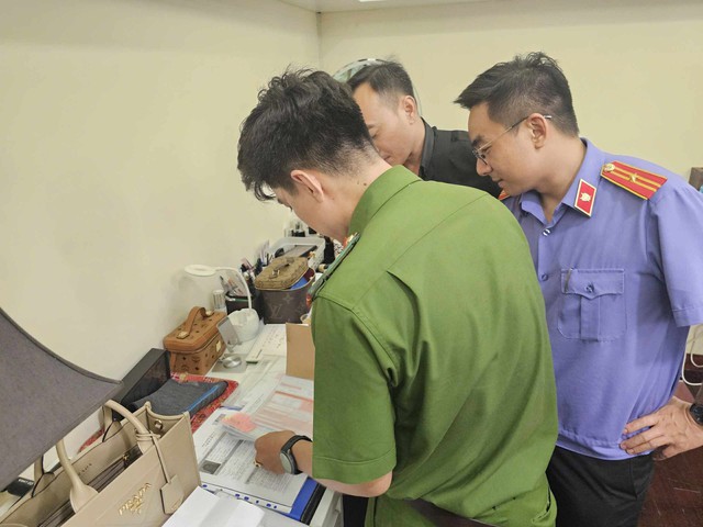 1 tháng, 4 vụ án, 98 sổ đỏ, 2 két sắt và hàng loạt con số chấn động- Ảnh 10.