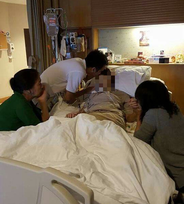 Người phụ nữ ung thư dạ dày rồi qua đời vì 3 việc nhiều người thích làm trước khi đi ngủ- Ảnh 1.