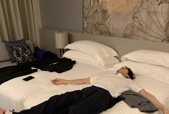 Đêm nằm xuống chuẩn bị ngủ mà thấy 4 điều kỳ lạ này thì XIN CHIA BUỒN, nhiều loại khối u "núp" trong người bạn- Ảnh 1.