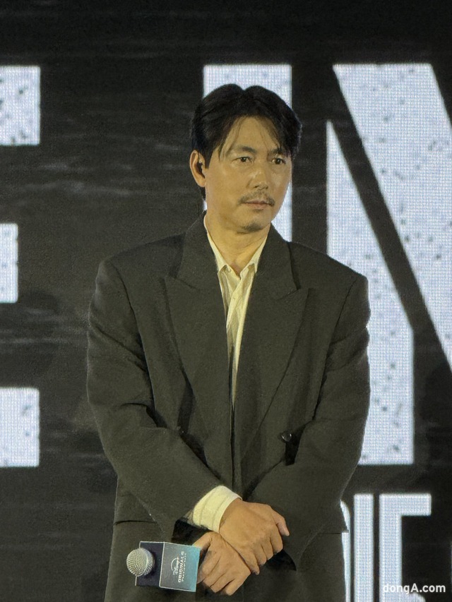 Từ bao giờ mà "tượng đài nhan sắc" Jung Woo Sung lại trở nên như thế này?- Ảnh 2.