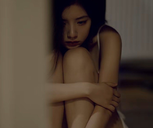 Người tim yếu, tim bị bệnh ban đêm đi ngủ thường khó tránh 5 cảm giác "kỳ lạ" này!- Ảnh 2.