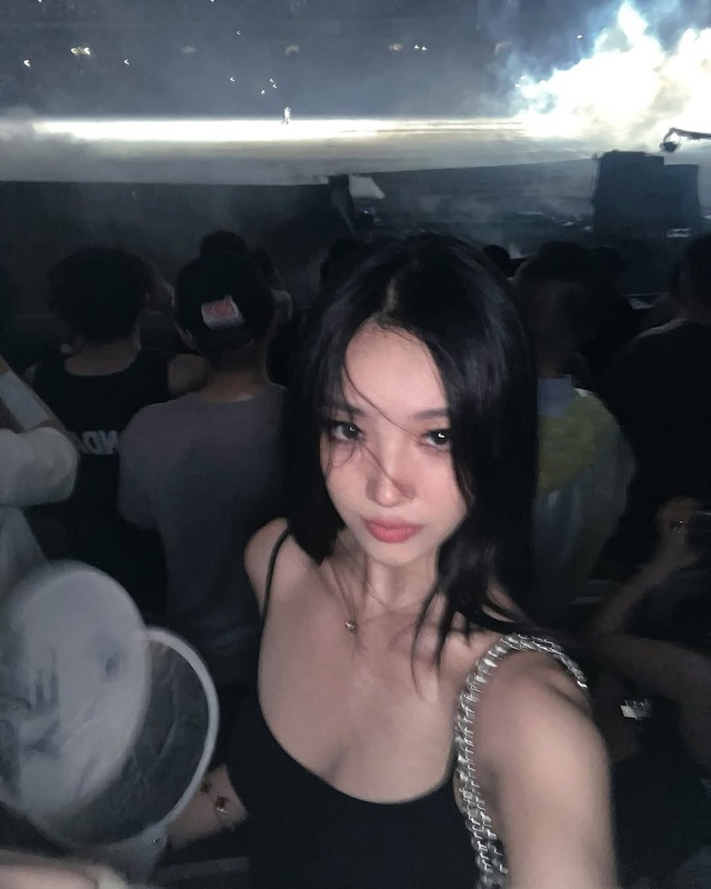 Nửa đêm đi like dạo, G-Dragon trượt tay "chỉ follow mình em" với gái xinh!- Ảnh 4.