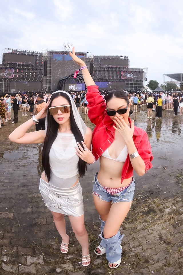 Cập nhật hội gái xinh HOT nhất lúc này: Sẵn sàng "ướt sũng" cùng Bi Rain, Dương Domic tối nay!!!- Ảnh 9. Cập nhật hội gái xinh HOT nhất lúc này: Sẵn sàng "ướt sũng" cùng Bi Rain, Dương Domic tối nay!!!- Ảnh 9.