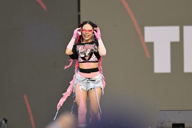 Bi Rain g&acirc;y cho&aacute;ng to&agrave;n tập với cơ bụng 6 m&uacute;i cực phẩm, HIEUTHUHAI c&ugrave;ng d&agrave;n sao "quẩy" tưng bừng đại tiệc WATERBOMB 2025 D-1- Ảnh 40.