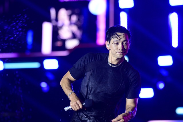 Bi Rain g&acirc;y cho&aacute;ng to&agrave;n tập với cơ bụng 6 m&uacute;i cực phẩm, HIEUTHUHAI c&ugrave;ng d&agrave;n sao "quẩy" tưng bừng đại tiệc WATERBOMB 2025 D-1- Ảnh 84.