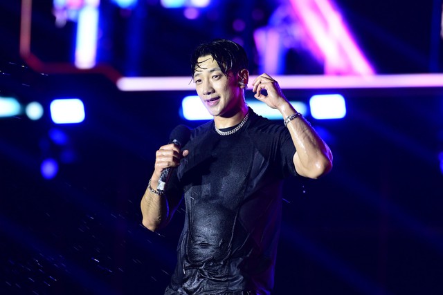 Bi Rain g&acirc;y cho&aacute;ng to&agrave;n tập với cơ bụng 6 m&uacute;i cực phẩm, HIEUTHUHAI c&ugrave;ng d&agrave;n sao "quẩy" tưng bừng đại tiệc WATERBOMB 2025 D-1- Ảnh 80.