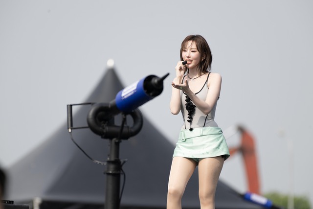 NGAY LÚC NÀY: MIN xuất hiện khiến sân khấu WATERBOMB “nổ tung”, hàng nghìn khán giả ướt sũng vì màn phun nước cực đã!- Ảnh 7. NGAY LÚC NÀY: MIN xuất hiện khiến sân khấu WATERBOMB “nổ tung”, hàng nghìn khán giả ướt sũng vì màn phun nước cực đã!- Ảnh 7.