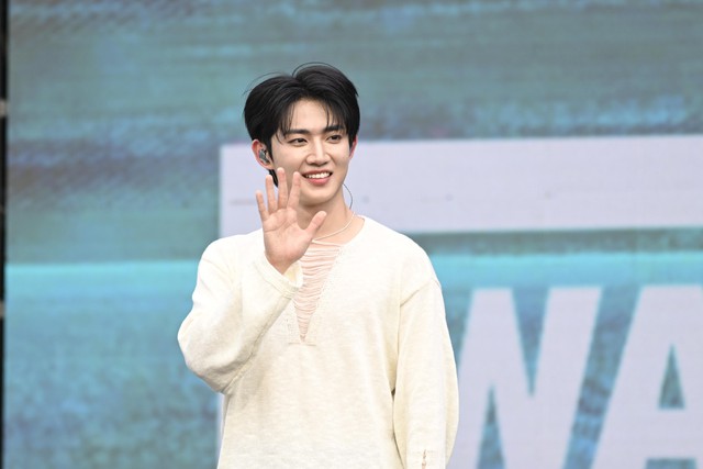 Bi Rain g&acirc;y cho&aacute;ng to&agrave;n tập với cơ bụng 6 m&uacute;i cực phẩm, HIEUTHUHAI c&ugrave;ng d&agrave;n sao "quẩy" tưng bừng đại tiệc WATERBOMB 2025 D-1- Ảnh 28.