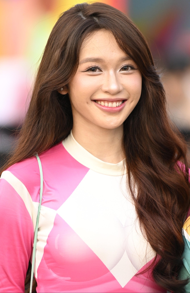 Danh tính hội siêu nhân gao "quậy" tưng bừng: 1 người được gọi là "phú bà", từng thi Hoa hậu- Ảnh 9. Danh tính hội siêu nhân gao "quậy" tưng bừng: 1 người được gọi là "phú bà", từng thi Hoa hậu- Ảnh 9.