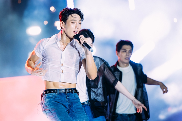 Bi Rain g&acirc;y cho&aacute;ng to&agrave;n tập với cơ bụng 6 m&uacute;i cực phẩm, HIEUTHUHAI c&ugrave;ng d&agrave;n sao "quẩy" tưng bừng đại tiệc WATERBOMB 2025 D-1- Ảnh 59.