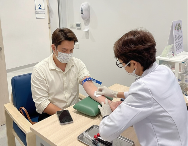 "Lạ đời" người đàn ông ăn loại quả cực béo để "vét" mỡ trong máu, 3 tháng sau bác sĩ cũng bất ngờ- Ảnh 1. "Lạ đời" người đàn ông ăn loại quả cực béo để "vét" mỡ trong máu, 3 tháng sau bác sĩ cũng bất ngờ- Ảnh 1.