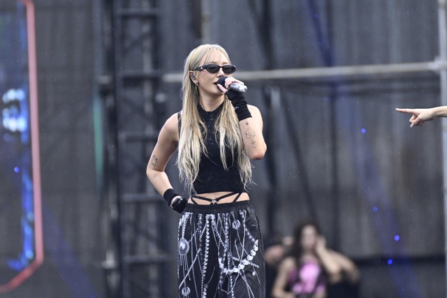 Jay Park "đốt cháy" WATERBOMB D-2 với cơ bụng "tiền tỷ", Chi Pu - B.I gây sốc visual với màn kết hợp chưa từng có- Ảnh 29.