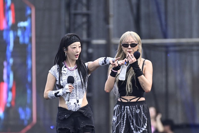 Jay Park "đốt cháy" WATERBOMB D-2 với cơ bụng "tiền tỷ", Chi Pu - B.I gây sốc visual với màn kết hợp chưa từng có- Ảnh 27.