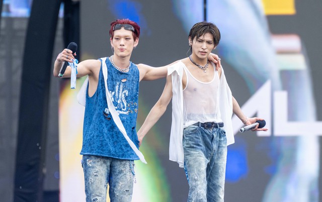 Quang Hùng MasterD xuất hiện đốt cháy WATERBOMB, trời đổ mưa nhưng bữa tiệc nhạc nước nóng lên từng phút- Ảnh 24. Quang Hùng MasterD xuất hiện đốt cháy WATERBOMB, trời đổ mưa nhưng bữa tiệc nhạc nước nóng lên từng phút- Ảnh 24.