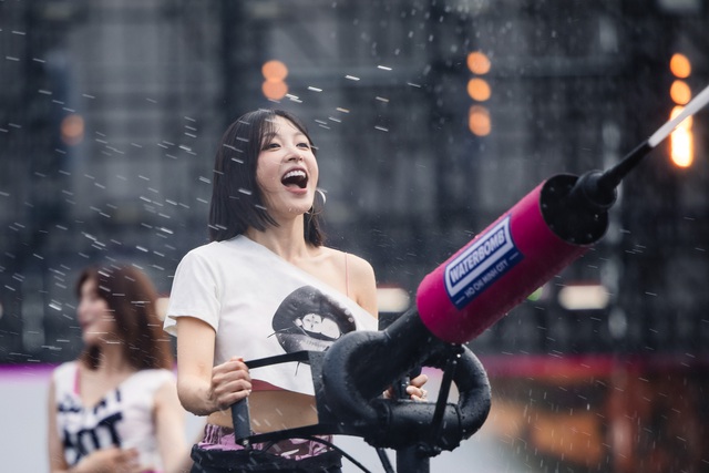 Jay Park "đốt cháy" WATERBOMB D-2 với cơ bụng "tiền tỷ", Chi Pu - B.I gây sốc visual với màn kết hợp chưa từng có- Ảnh 36.