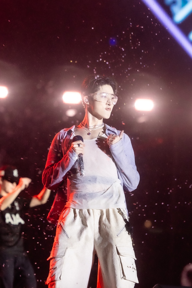 Jay Park "đốt cháy" WATERBOMB D-2 với cơ bụng "tiền tỷ", Chi Pu - B.I gây sốc visual với màn kết hợp chưa từng có- Ảnh 50.