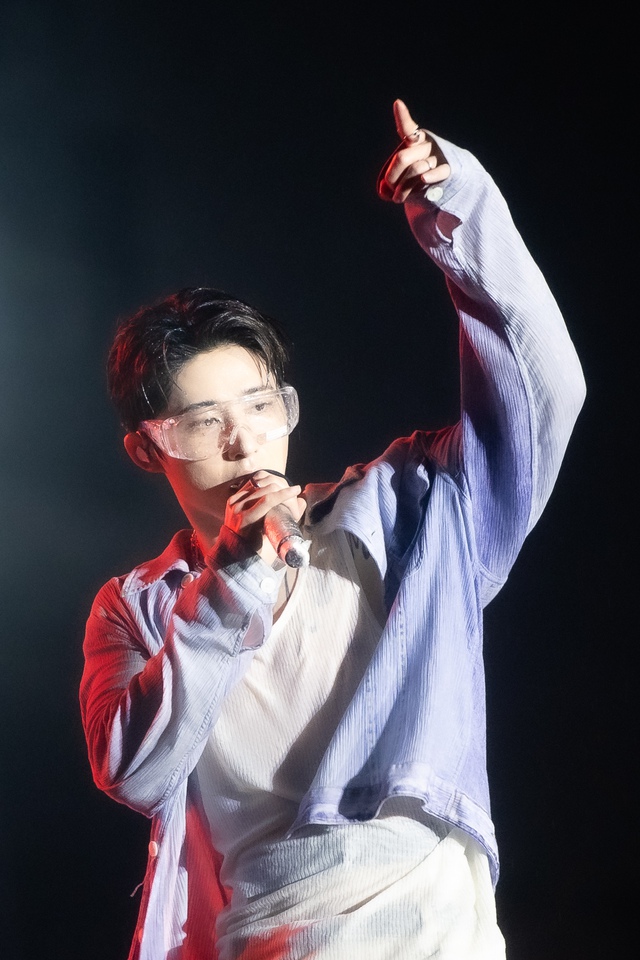 Jay Park "đốt cháy" WATERBOMB D-2 với cơ bụng "tiền tỷ", Chi Pu - B.I gây sốc visual với màn kết hợp chưa từng có- Ảnh 49.