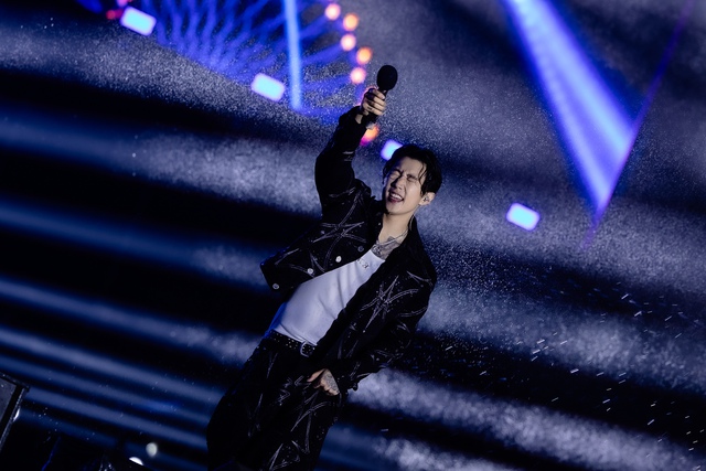 Jay Park "đốt cháy" WATERBOMB D-2 với cơ bụng "tiền tỷ", Chi Pu - B.I gây sốc visual với màn kết hợp chưa từng có- Ảnh 73.