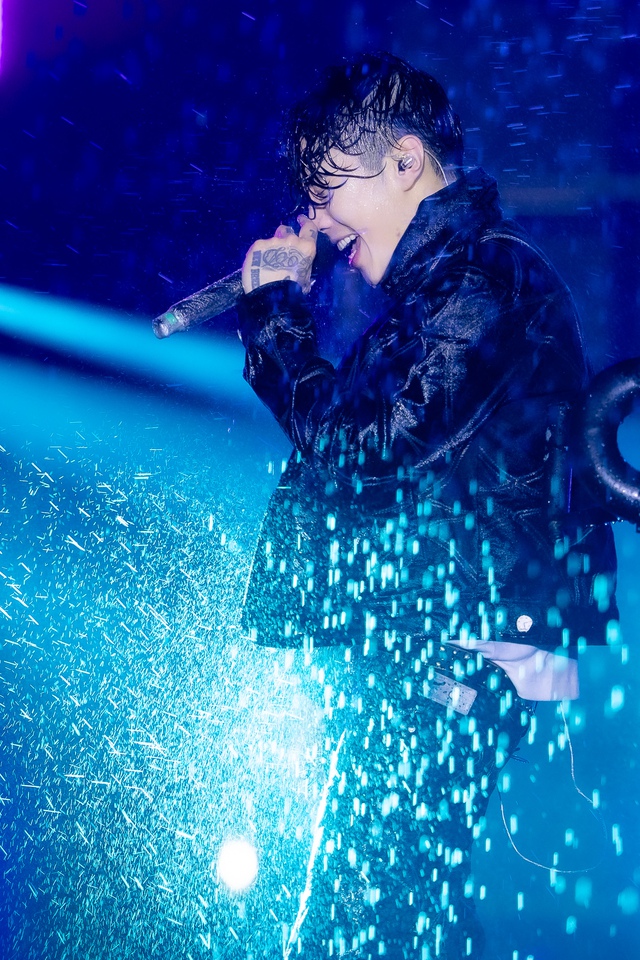 Jay Park "đốt cháy" WATERBOMB D-2 với cơ bụng "tiền tỷ", Chi Pu - B.I gây sốc visual với màn kết hợp chưa từng có- Ảnh 77.