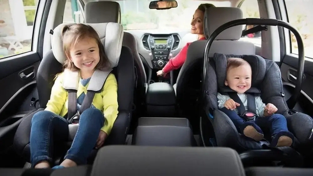 Hiểu đúng về quy định "từ ngày 1/1/2026, ô tô cá nhân phải có thiết bị an toàn khi chở trẻ em"- Ảnh 1. Hiểu đúng về quy định "từ ngày 1/1/2026, ô tô cá nhân phải có thiết bị an toàn khi chở trẻ em"- Ảnh 1.
